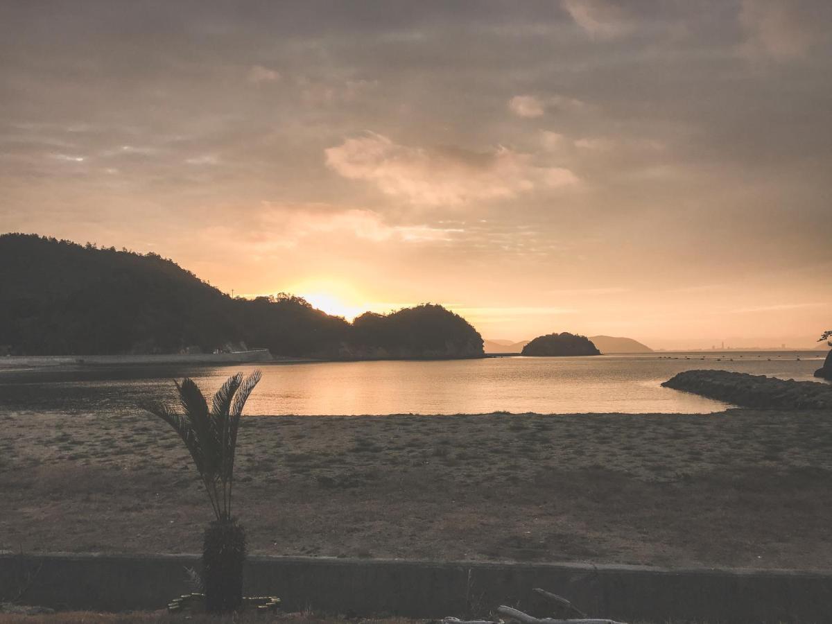 Sana Mane Hotel Naoshima Buitenkant foto